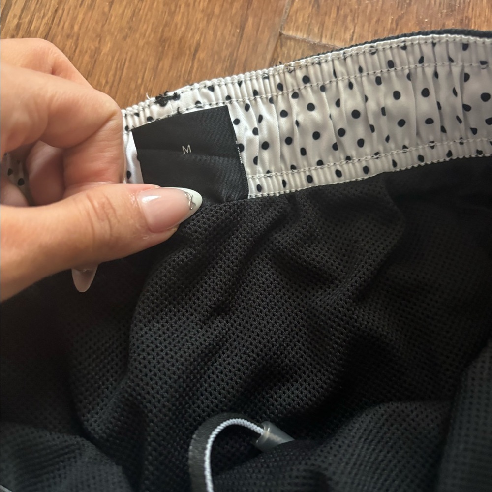 Men’s Hugo Boss black swim shorts - medium - Picture 7 of 8